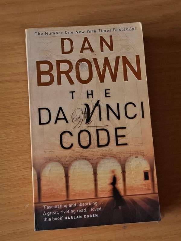 Dan Brown -  The Da Vinci Code -  Softcover - p593