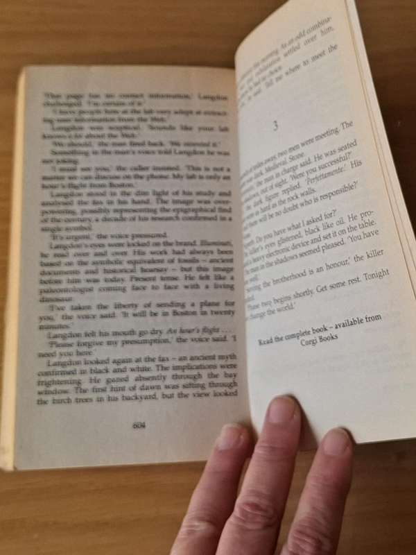 Dan Brown -  The Da Vinci Code -  Softcover - p593