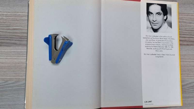 Eric Van Lustbader - Zero  - Hardcover + dustcover - p.448  -  As per photos