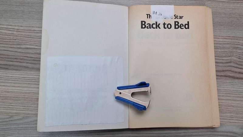 The Bedside star: Back to bed  - James Clarke (Editor) - Softcover - p221 - As per photo