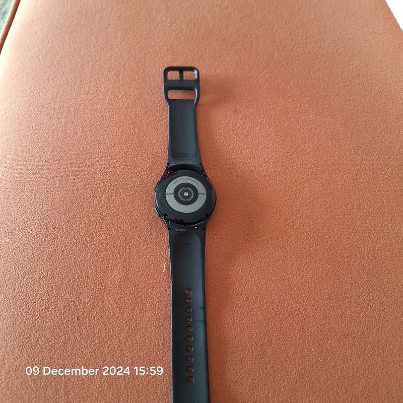 Samsung Galaxy Watch 4 (R860) BT Smartwatch (40mm) - Black