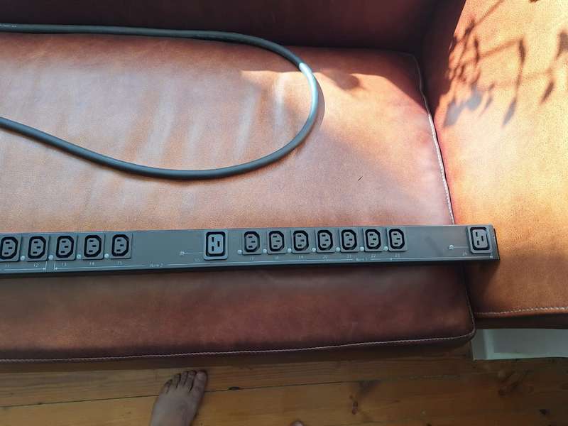 APC AP8653 Rack PDU (by Schneider Electric) - 32 Amp, 21 x C13, 3 x C19