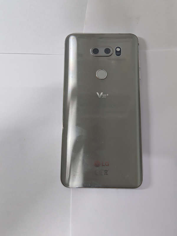 LG V30