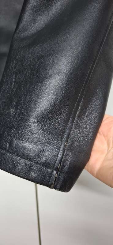 Stunning Heavy Leather Jacket with a Zip Close - Mens Size L - Woolworths brand - great condition