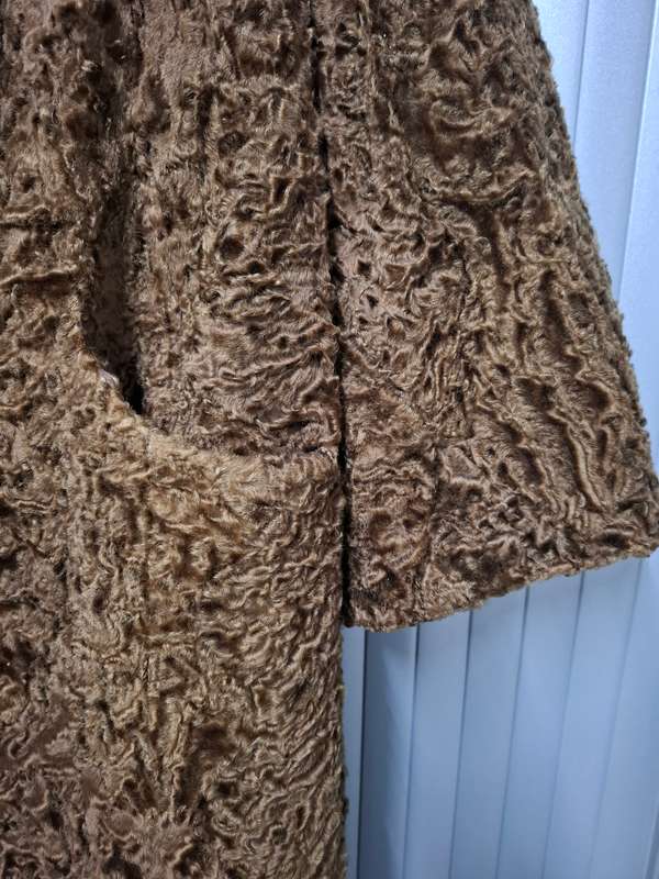 Vintage Karakul ladies coat - caramel with a warm gold hue and fur collar - superb condition