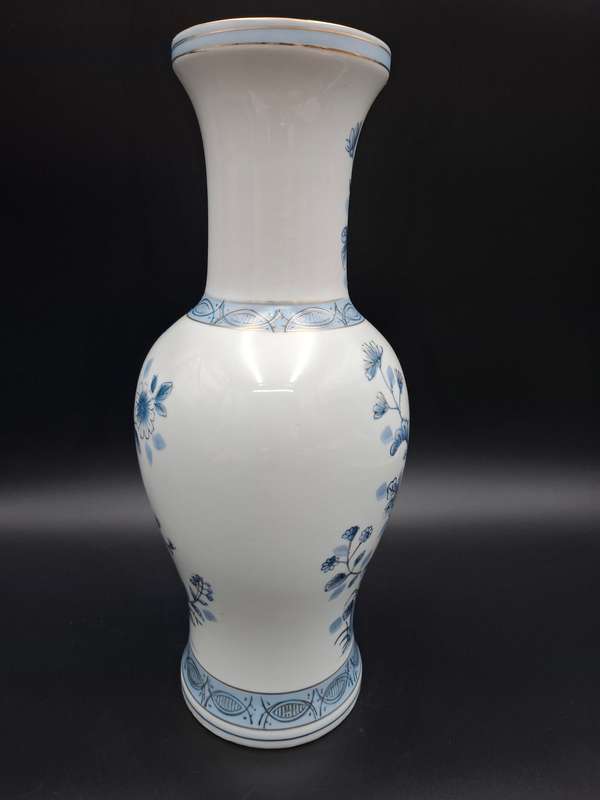 Vintage White Oriental Baluster Vase with Blue Flowers and Gilding - superb condition - 36cm high
