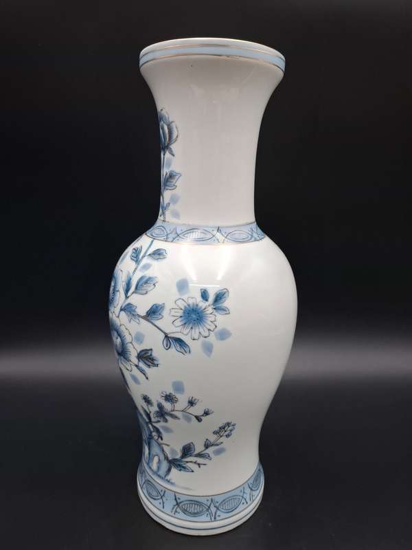 Vintage White Oriental Baluster Vase with Blue Flowers and Gilding - superb condition - 36cm high