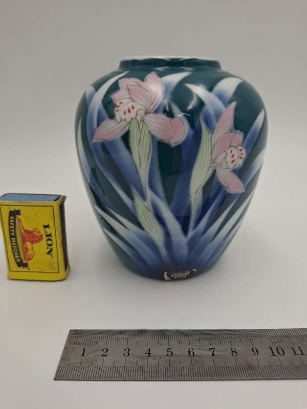 Genuine Imperial Imari Vase - Made in Japan - Teal with Pink Iris - exquisite - 13.5cm high