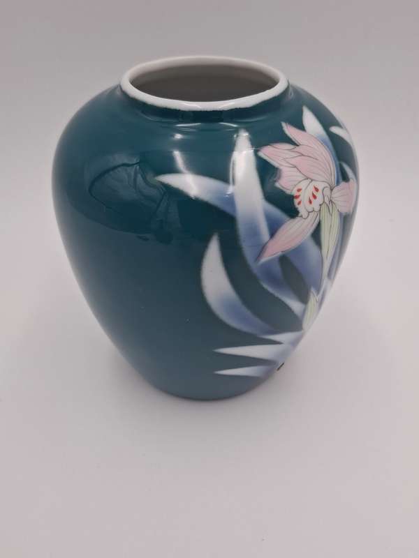 Genuine Imperial Imari Vase - Made in Japan - Teal with Pink Iris - exquisite - 13.5cm high