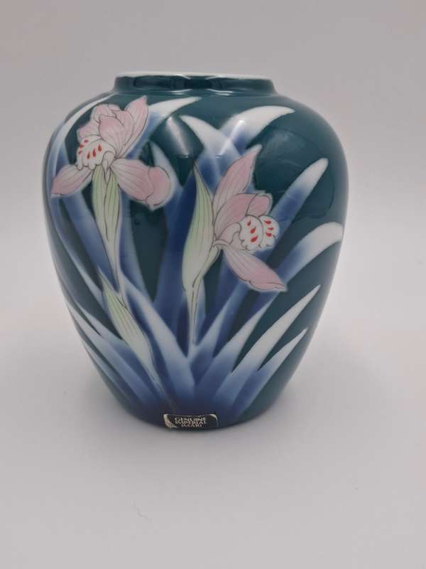 Genuine Imperial Imari Vase - Made in Japan - Teal with Pink Iris - exquisite - 13.5cm high