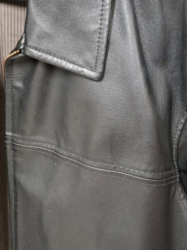 Stunning Heavy Leather Jacket with a Zip Close - Mens Size L - Woolworths brand - great condition