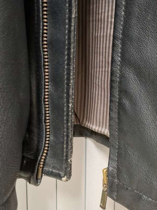 Stunning Heavy Leather Jacket with a Zip Close - Mens Size L - Woolworths brand - great condition