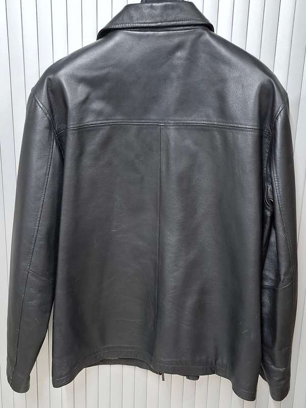 Stunning Heavy Leather Jacket with a Zip Close - Mens Size L - Woolworths brand - great condition