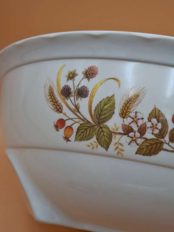 Vintage Marks & Spencer "Harvest" Melamine Mixing Bowl with Side Rest - 29cm Diameter - Pristine !