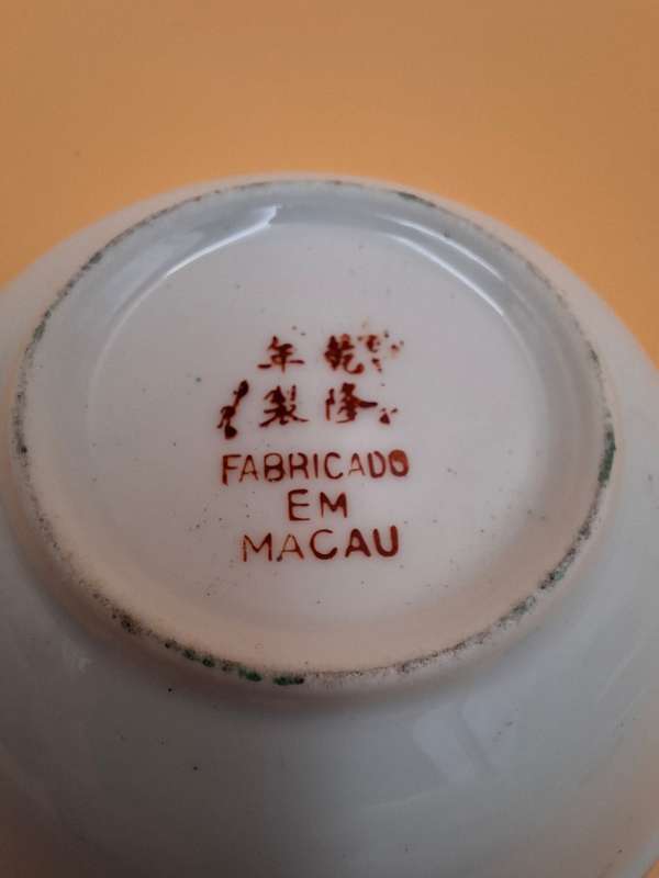 Vintage Hand Painted Porcelain Dipping Bowl with Famille Rose Design - Made in Macau - 10cm diameter