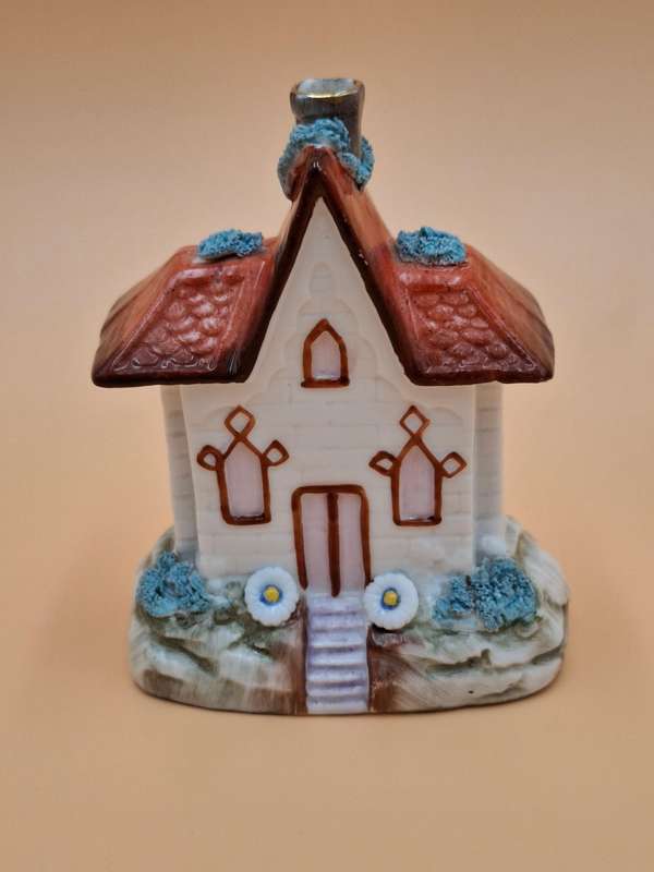 Vintage Porcelain "Gothic" Cottage with Chelsea Gold Anchor Marking
