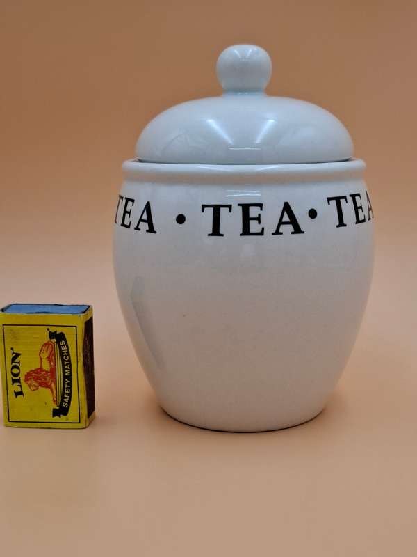 Vintage Porcelain Tea Caddy Storage Jar - White with lid in excellent condition