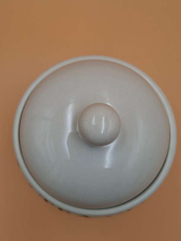 Vintage Porcelain Tea Caddy Storage Jar - White with lid in excellent condition