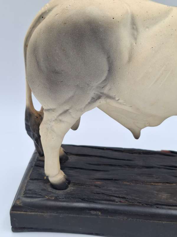 Impressive Brahman Bull Display Figurine