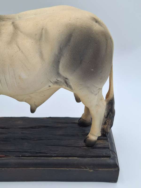 Impressive Brahman Bull Display Figurine