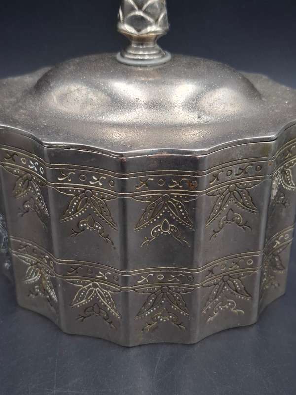 Godinger Silver Plated Jewelry / Trinket Box - Scalloped & Lid with Velvet Interior