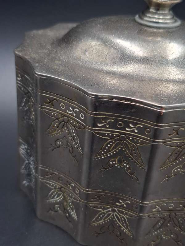 Godinger Silver Plated Jewelry / Trinket Box - Scalloped & Lid with Velvet Interior