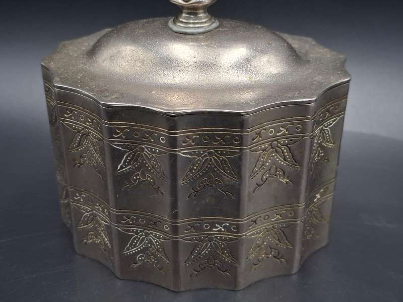 Godinger Silver Plated Jewelry / Trinket Box - Scalloped & Lid with Velvet Interior