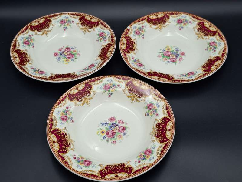 Vintage Barratts' of Balmoral Plates x 3 - 23cm diameter