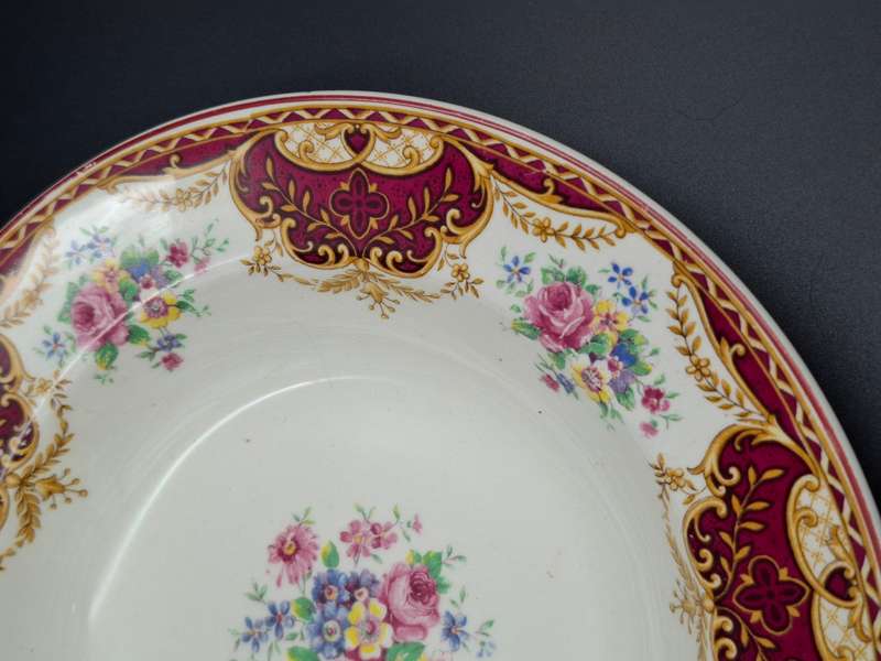 Vintage Barratts' of Balmoral Plates x 3 - 23cm diameter