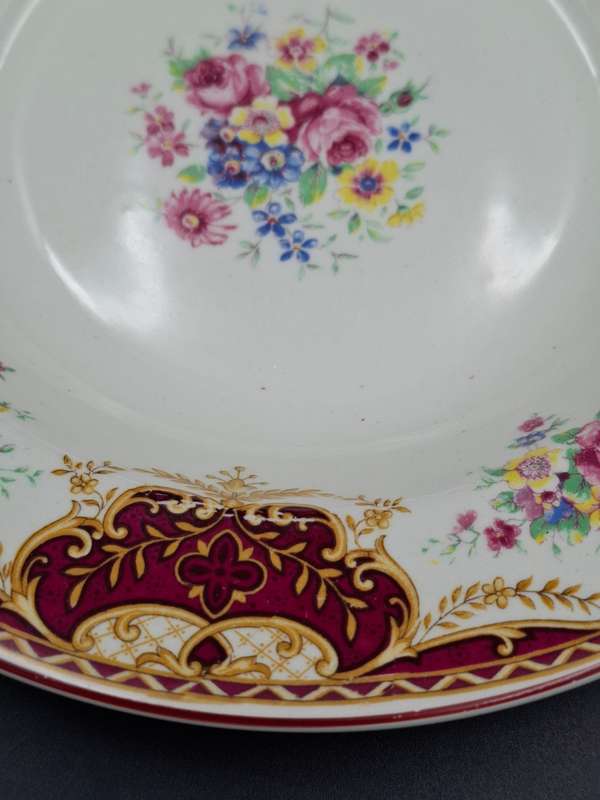 Vintage Barratts' of Balmoral Plates x 3 - 23cm diameter