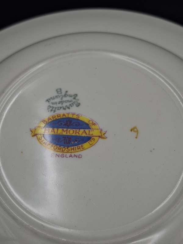 Vintage Barratts' of Balmoral Plates x 3 - 23cm diameter