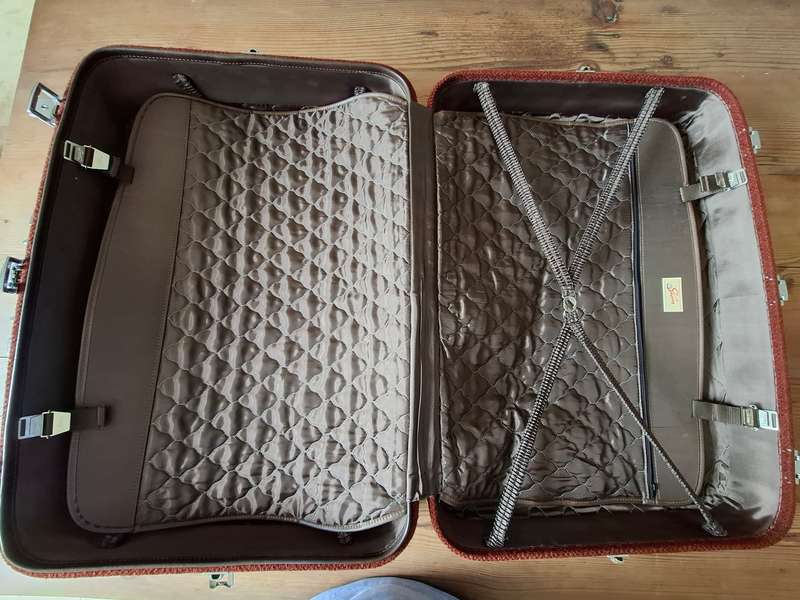 Vintage Skyway USA Rust Colour Tweed suitcase with Metal Clips & Brown Interior - Great Condition