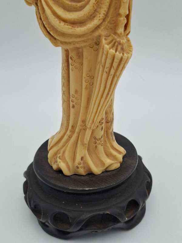 Vintage Japanese Geisha Figurine with Parasol & Fan
