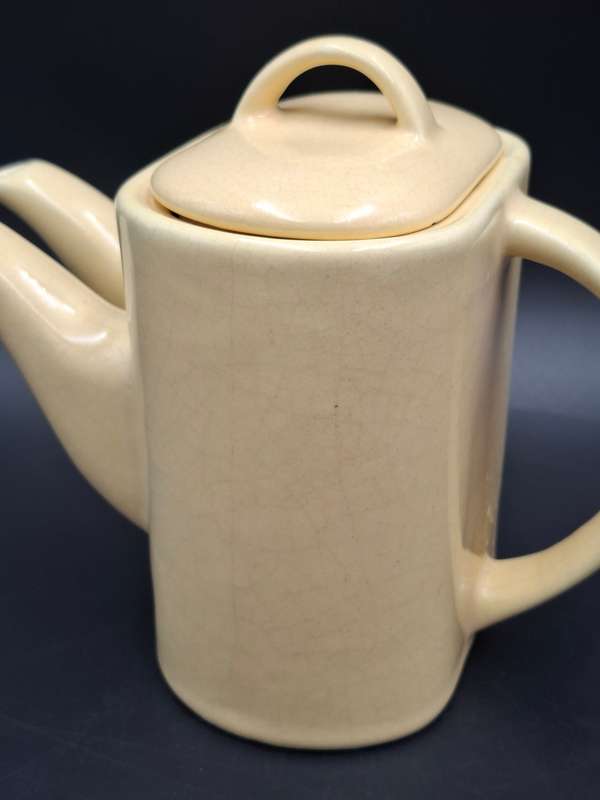 Vintage Taste Setter Teapot in Lemon with Double Spout