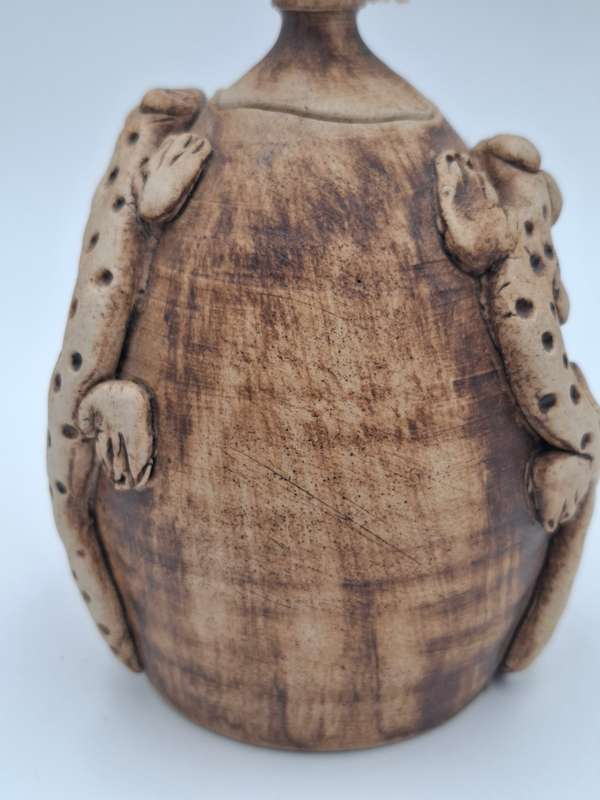 Gecko Themed Pottery Container with a Wick - Unique piece ? 12cm High