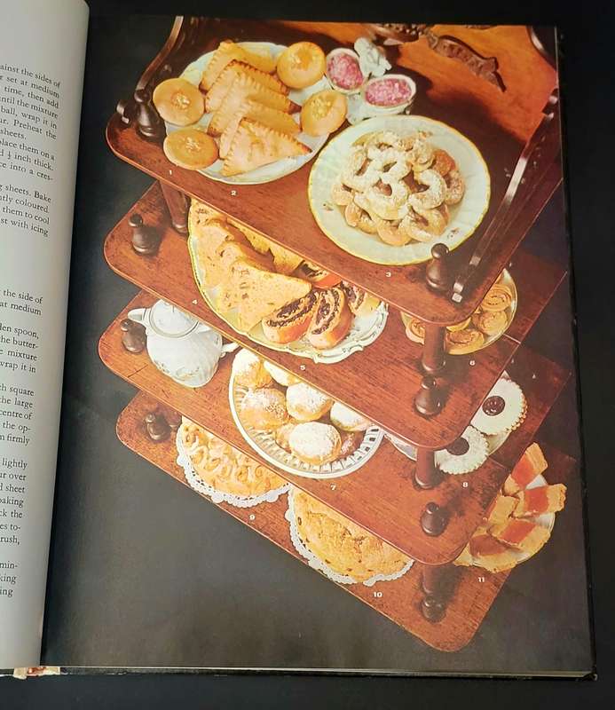 Foods of the World- The Cooking of Vienna's Empire by Joseph Wechsberg - Series of 13 Collectables