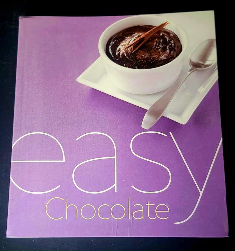 Marks & Spencer - Easy Chocolate - Series of 8 Collectables