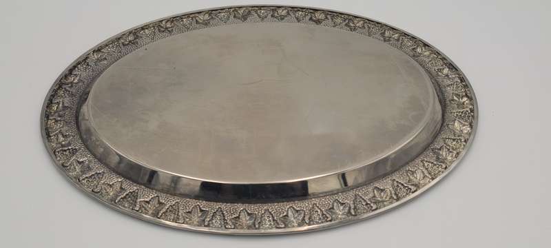 Vintage Shabbat Kiddush Set - 6 Cups and a Tray - Vines and Grapes Pattern