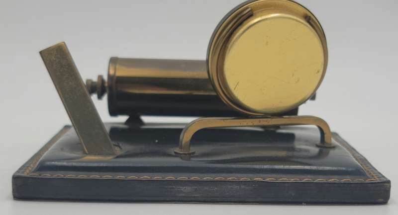 Vintage Leather Desktop French Calendar with Pen Holder