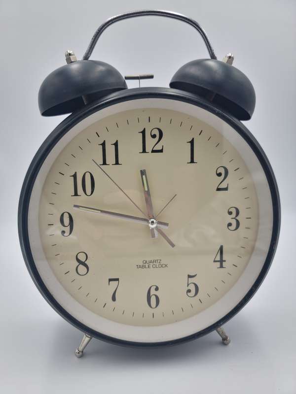 Retro Style Alarm Clock in Black Metal - Large 24cm Diameter