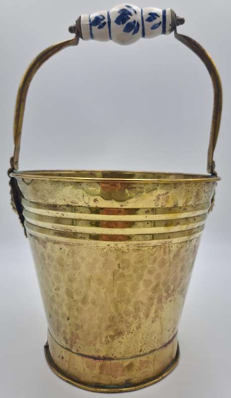 Vintage Brass Ice Bucket with a Delft Style Blue & White Ceramic Handle - Lion's Head detail