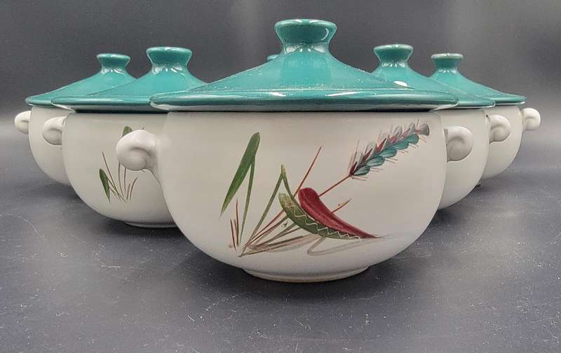 6 x Denby Greenwheat lidded soup bowls by Denby Pottery - Hand-painted, rich green glaze