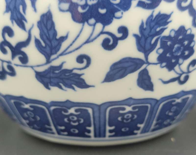 Vintage Oriental Porcelain Vase with Blue & White Hand-painted Design - Elegant shape