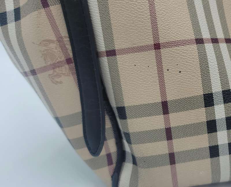 Burberry Day Bag with an interior Small Make-up Bag - No Strap & wear on Black Trim