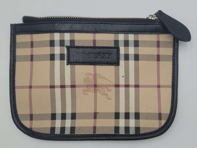 Burberry Day Bag with an interior Small Make-up Bag - No Strap & wear on Black Trim