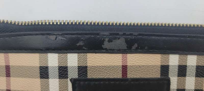 Burberry Day Bag with an interior Small Make-up Bag - No Strap & wear on Black Trim