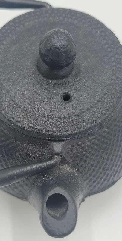Vintage Japanese Style Teapots in Cast Iron - 2 Pots in different sizes - Great Condition