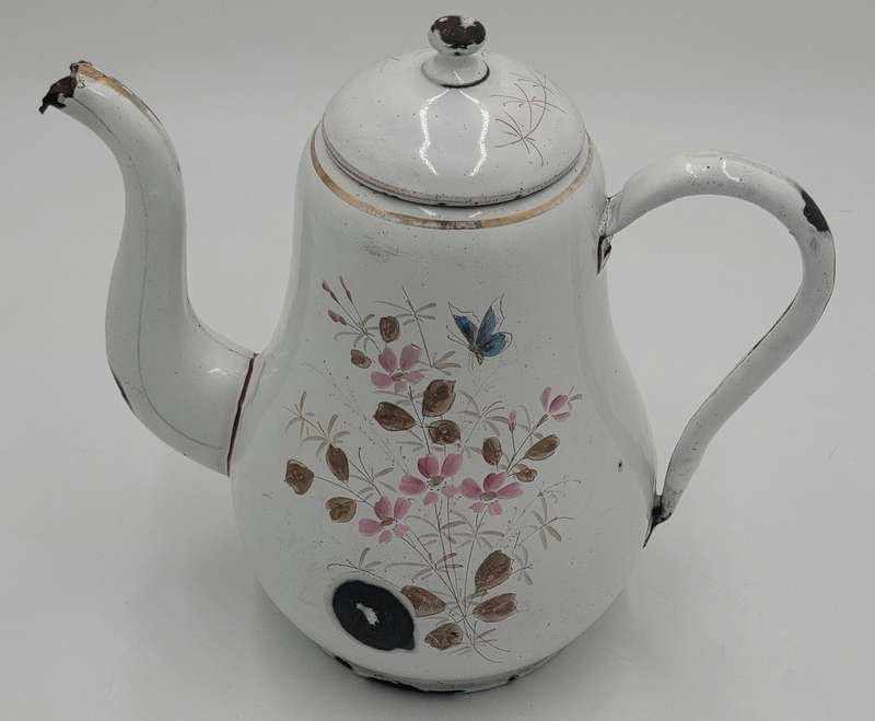 Vintage Enamel Teapot - 24cm H x 25cm L x 14cm diameter