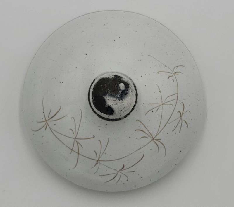 Vintage Enamel Teapot - 24cm H x 25cm L x 14cm diameter