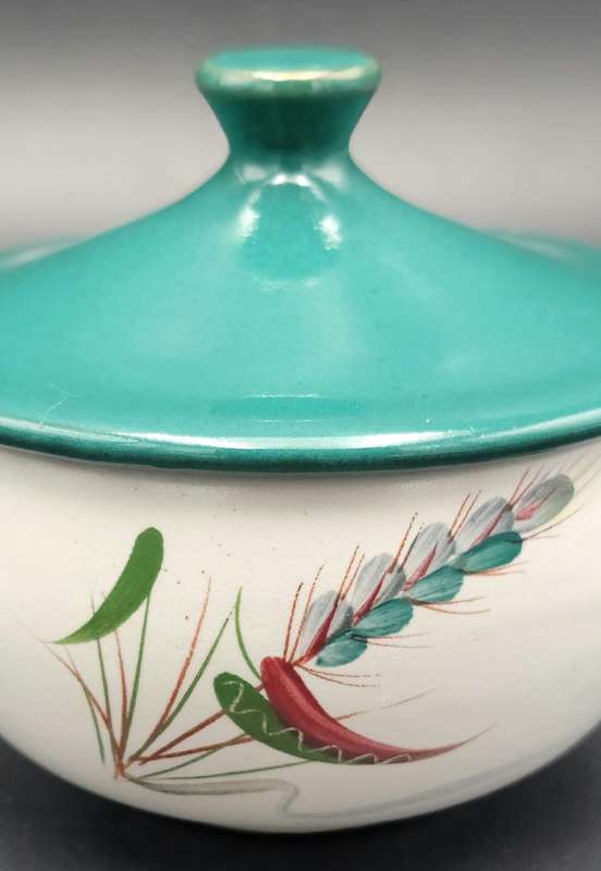 6 x Denby Greenwheat lidded soup bowls by Denby Pottery - Hand-painted, rich green glaze